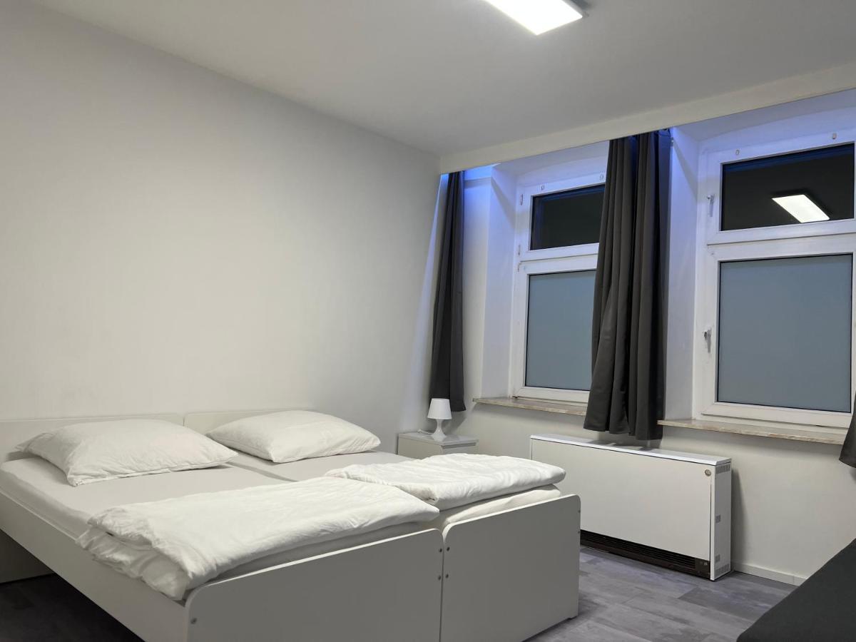 Freshly Renovated Kitchen Wifi Near Duesseldorf Airport Appartement Essen